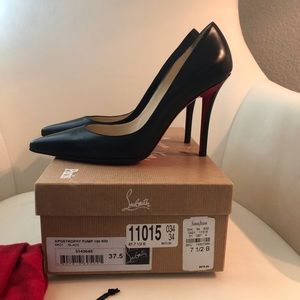 Christian Louboutin Apostrophy pointy pump sz 7.5